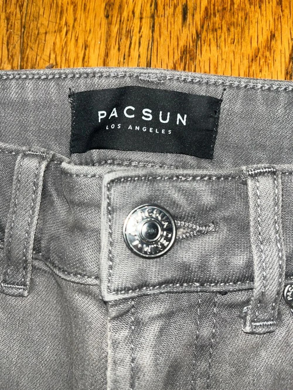 NWT PACSUN Skinniest Distressed Gray Jeans with Knee Rips Size 28